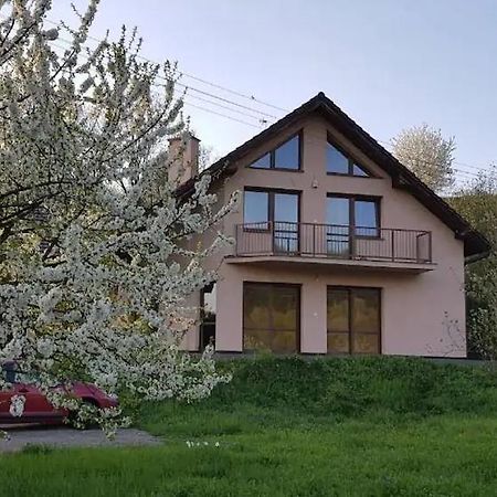Walnut Tree House Bed and Breakfast Psiare Exteriör bild