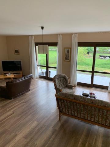 Walnut Tree House Bed and Breakfast Psiare Exteriör bild