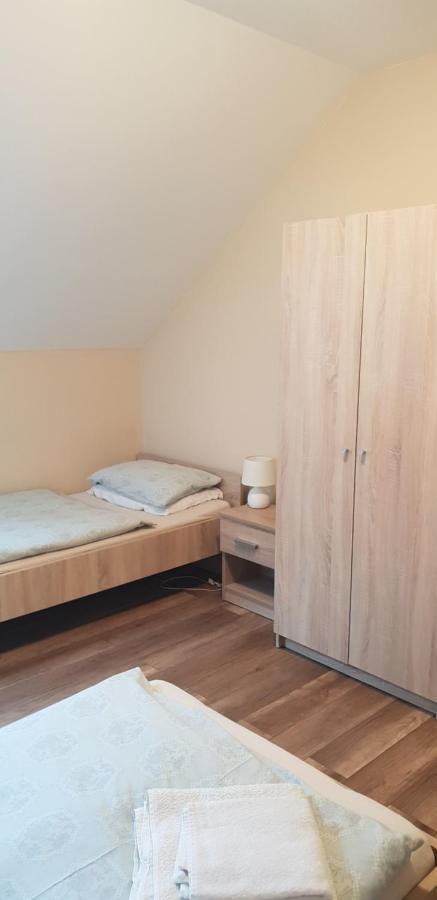 Walnut Tree House Bed and Breakfast Psiare Exteriör bild